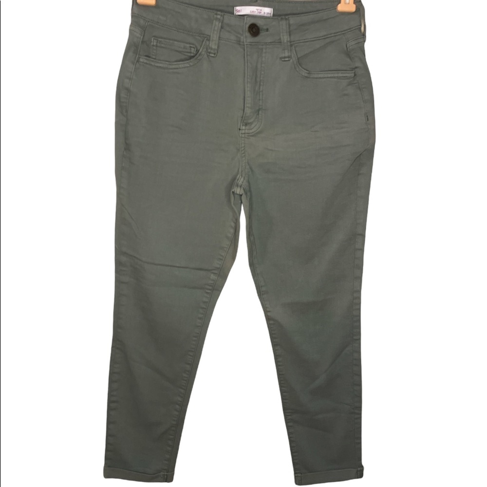 SO green high rise curvy crop jeans